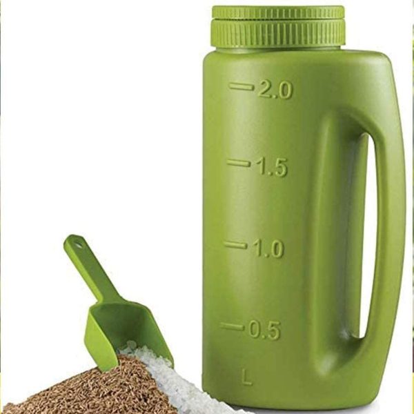 Spreader Shaker Salt Seed Spreader for Seeds 2L Ice Melt Tool Garden Fertilizer Plant Food Spreader Adjustable Handheld Lawn Fertilizer Bottle with Scoop Durable and Practical